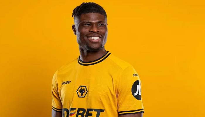 Emmanuel Agbadou Resmi Menuju Wolves