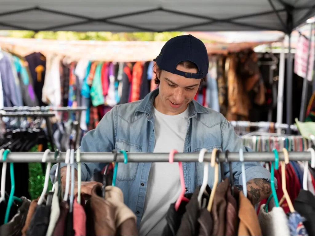 Peluang Bisnis Pakaian Bekas Yang Menggiurkan Begini Tipsnya