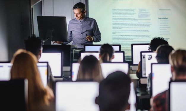 Berbagai Alasan Mahasiswa Mengalami Keterlambatan Kelulusan