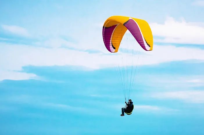 Olahraga Sangat Ekstrem Yaitu Terjun Payung