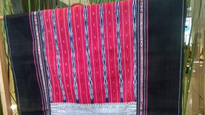 Kain Tradisional Batak Yang Terkenal Sebagai Ulos