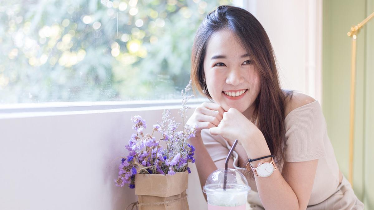 Tanda-Tanda Wanita Jaim Tapi Sayang Kamu