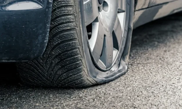 Ban Mobil Kempes Sering Terjadi Saat Di Parkir Lama