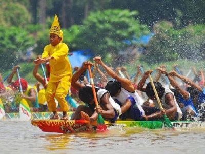 Lomba Perahu Pacu Jalur Yang Menjadi Sebuah Tradisi