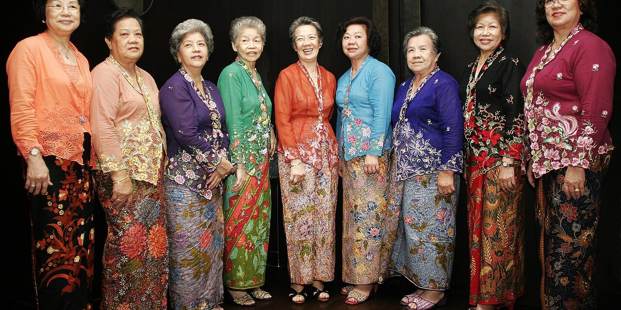 Pakaian Tradisional Wanita Yang Memiliki Nilai Budaya Tinggi