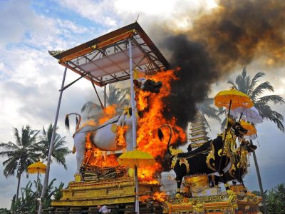 Pembakaran Jenazah Pada Upacara Ngaben Di Bali