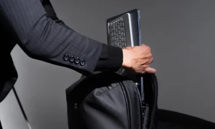 Trend Fashion Menggunakan Tas Multifungsi