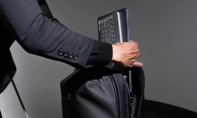 Trend Fashion Menggunakan Tas Multifungsi