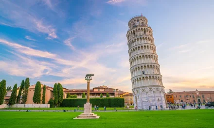 Menara Pisa: Kesalahan Arsitek Yang Justru Jadi Keajaiban Dunia
