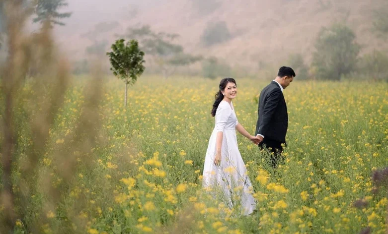 Prewedding Outdoor: Saat Alam Jadi Saksi Cinta