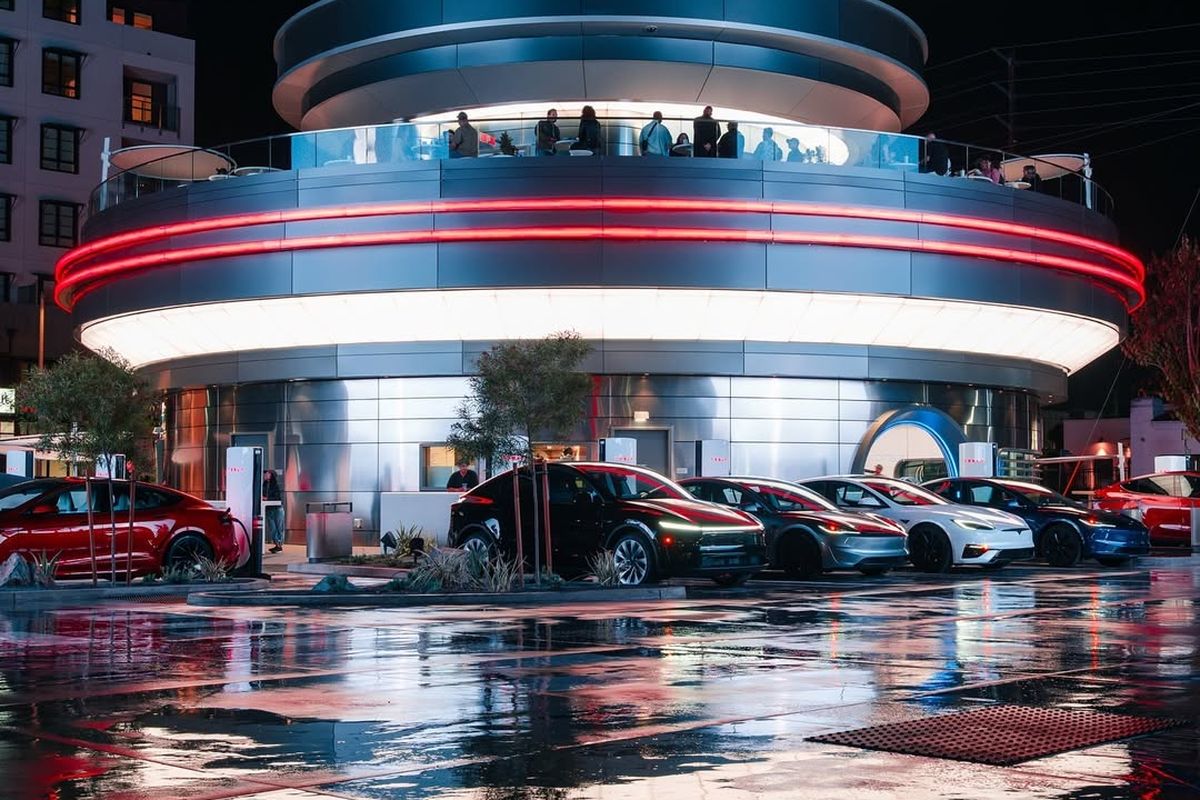 Data AS Bicara: Pemilik EV Makin Nyaman Dengan Mobil Listrik