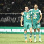 Persebaya Vs PSM: Duel Adu Cerdik Antisipasi Bola Mati!