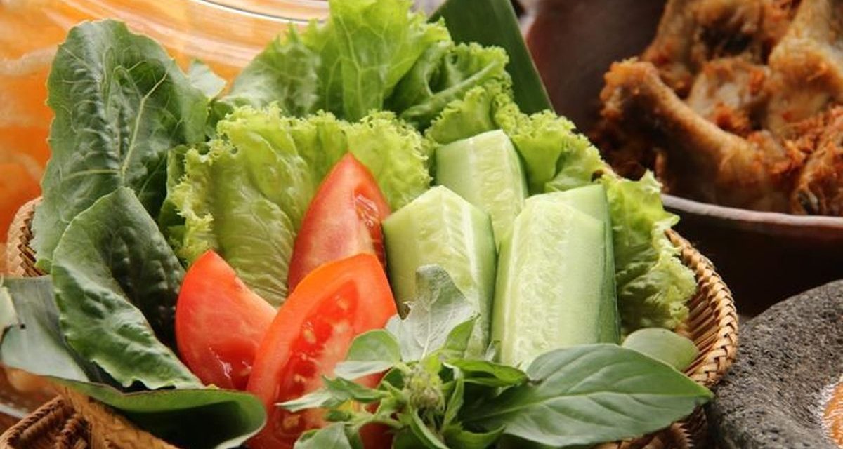 Surganya Lalap & Sambal: Kenapa Kuliner Sunda Selalu Nagih?