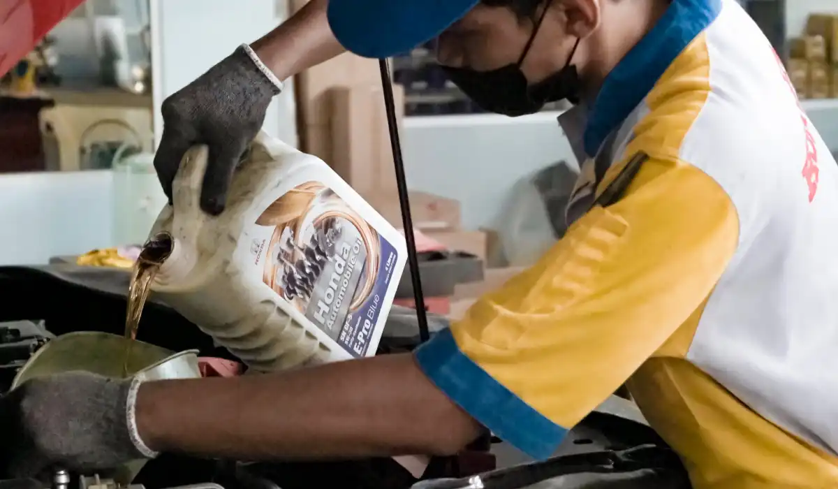 Waktu Ideal Untuk Ganti Oli Yang Wajib Di Pahami