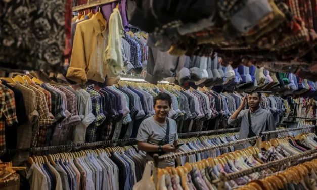 Eropa Larang Buang Baju Sisa, Bos Fashion Mulai Pusing!