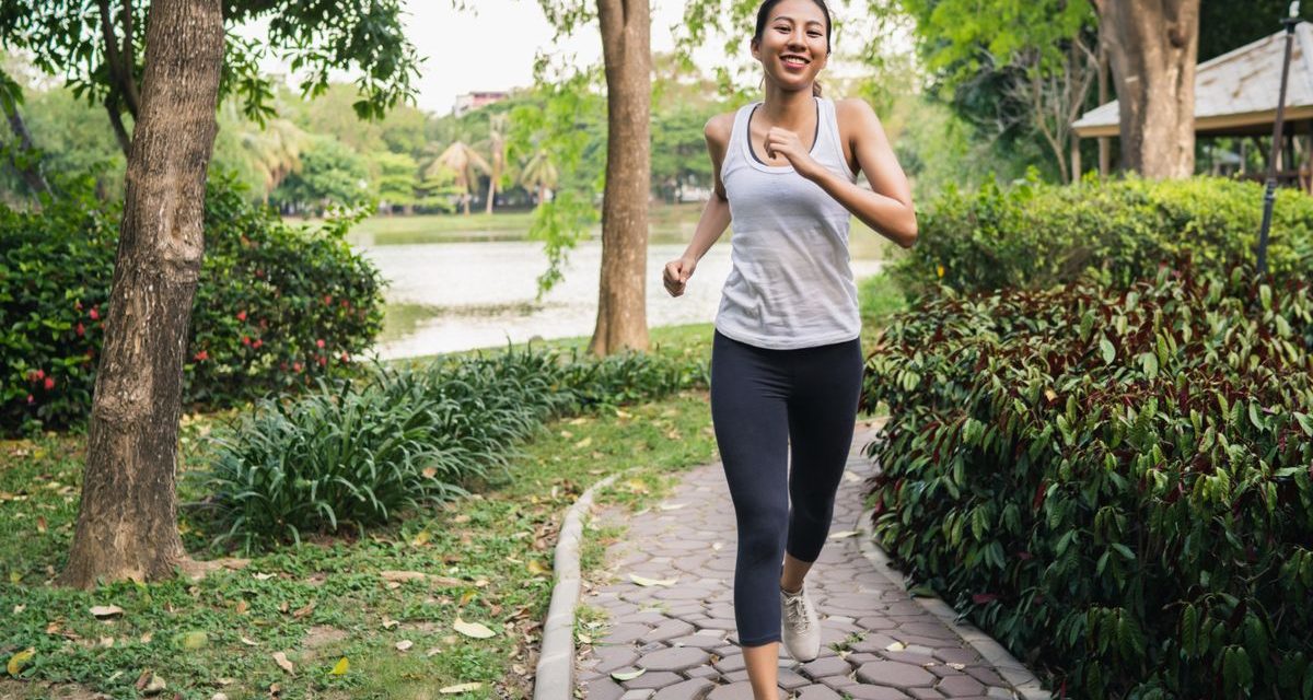 Tren Jalan Kaki: Pilih Hot Girl Walk Atau Japanese Style?
