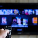Beda Banget! Ini Keunggulan Smart TV Di Banding TV Biasa