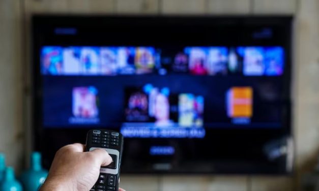 Beda Banget! Ini Keunggulan Smart TV Di Banding TV Biasa