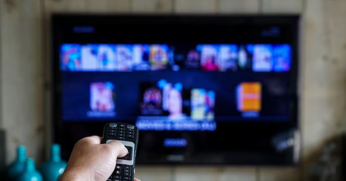 Beda Banget! Ini Keunggulan Smart TV Di Banding TV Biasa