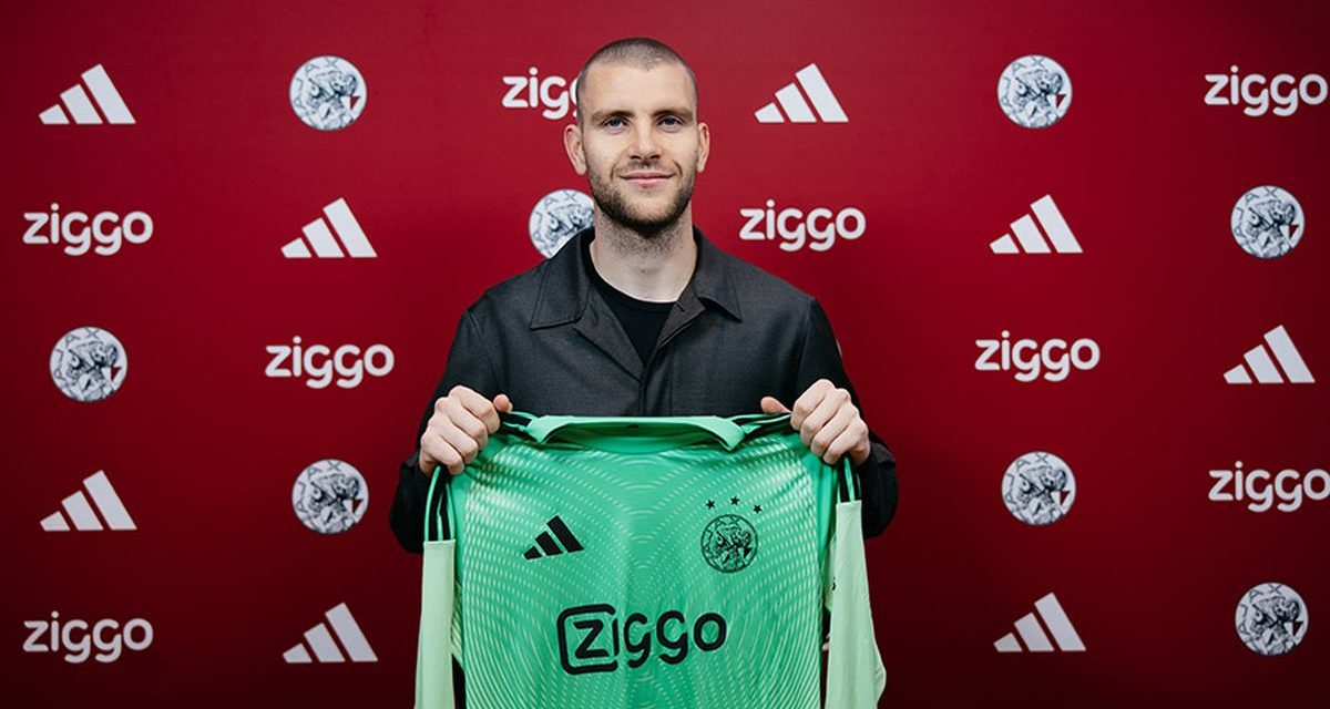 Ajax Butuh Kiper, Maarten Paes Jadi Kandidat Terkuat