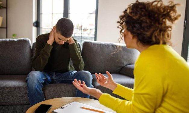 Bahaya Silent Treatment: Bikin Hubungan Makin Renggang!
