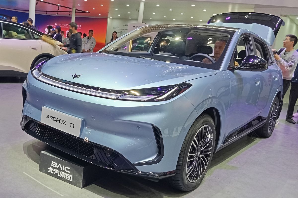 Gebrakan BAIC Di Pasar Mobil Listrik RI: Bawa Arcfox T1!