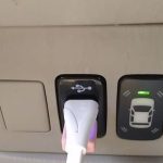 Fakta Keamanan Cas Power Bank Di Power Outlet Mobil