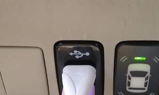 Fakta Keamanan Cas Power Bank Di Power Outlet Mobil