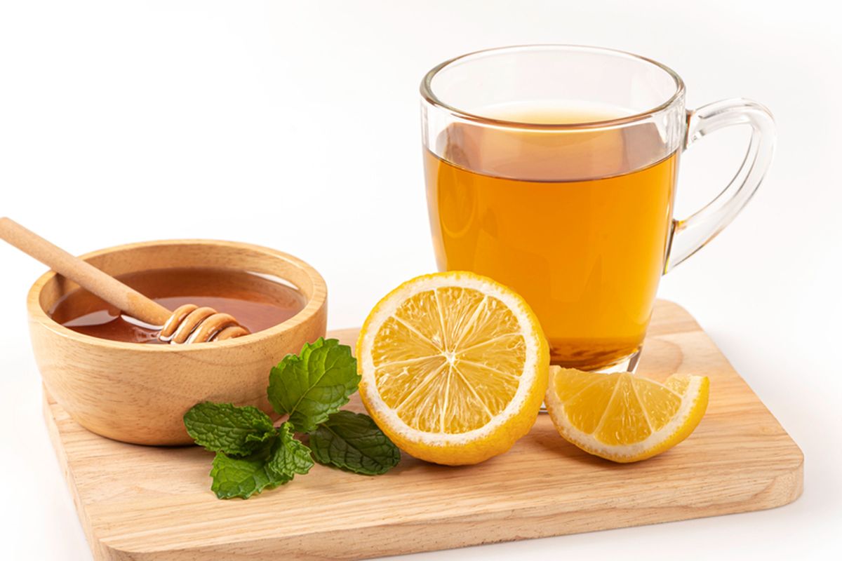 Redakan Batuk: Pilih Obat Atau Madu Lemon?